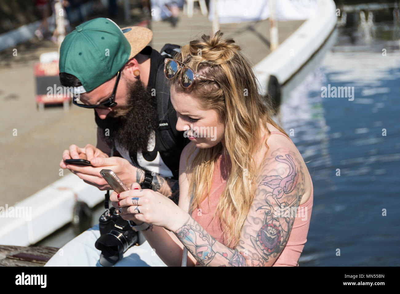 Beau couple tatoué qui baise Beau couple tatoué qui baise