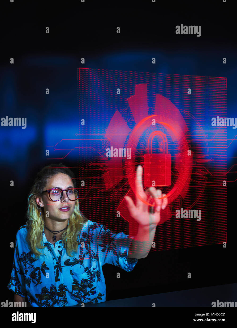 Si vous avez besoin de sécurité sur la femme d'hologramme futuriste ordinateur Banque D'Images