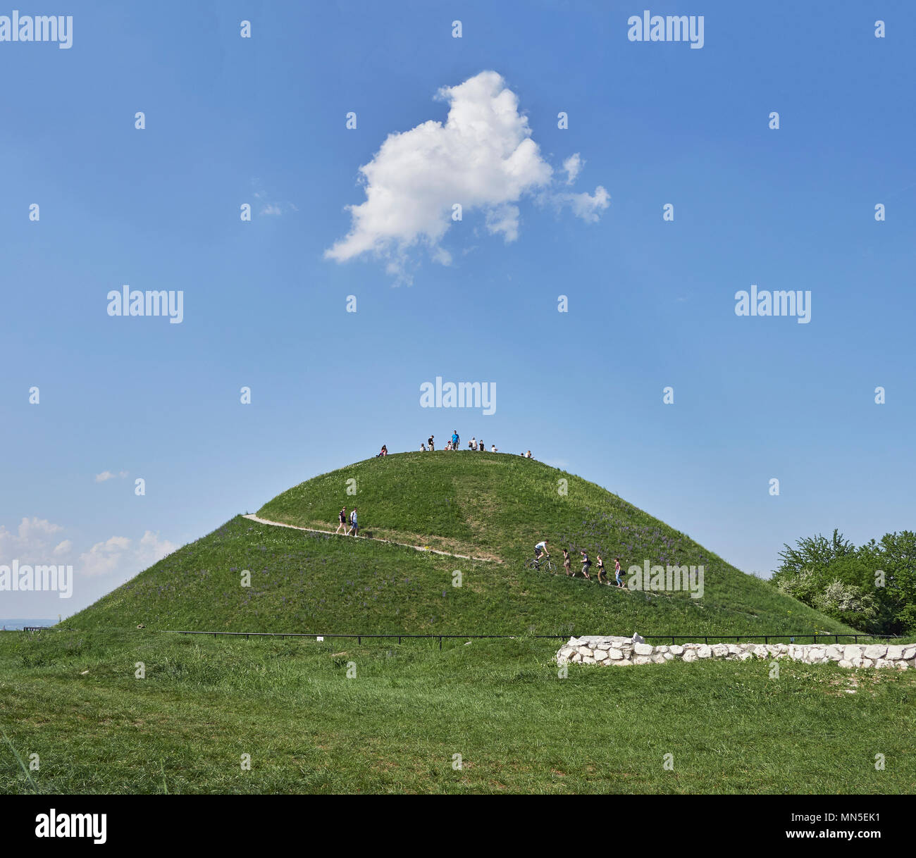 Le tertre Krakus Cracovie ou tumulus situé dans le quartier de Podgorze Pologne Banque D'Images