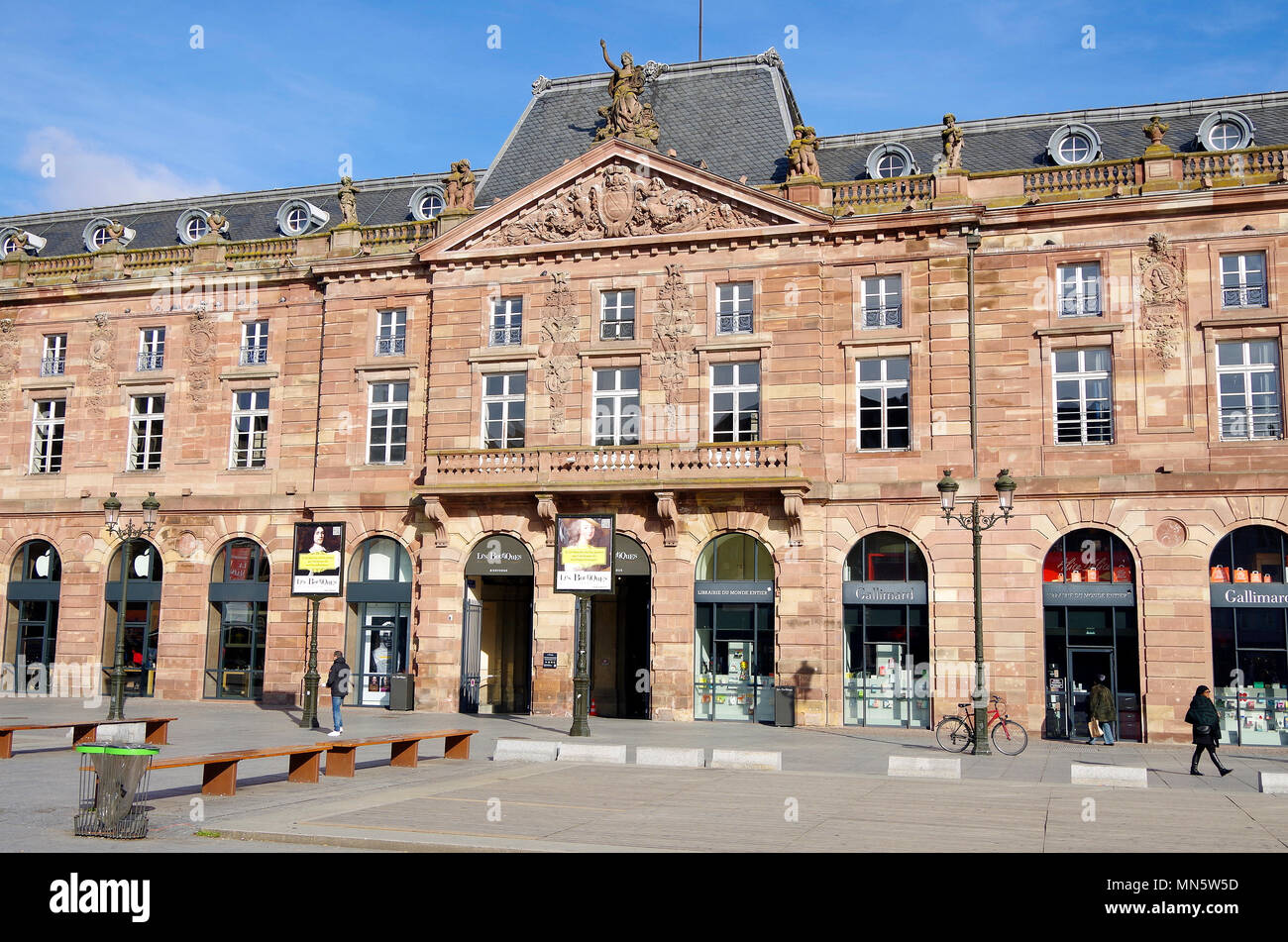 La Place Kléber, la place centrale de Strasbourg, à l'Aubette Palace, en fait un bon prix, maintenant une galerie marchande, Banque D'Images