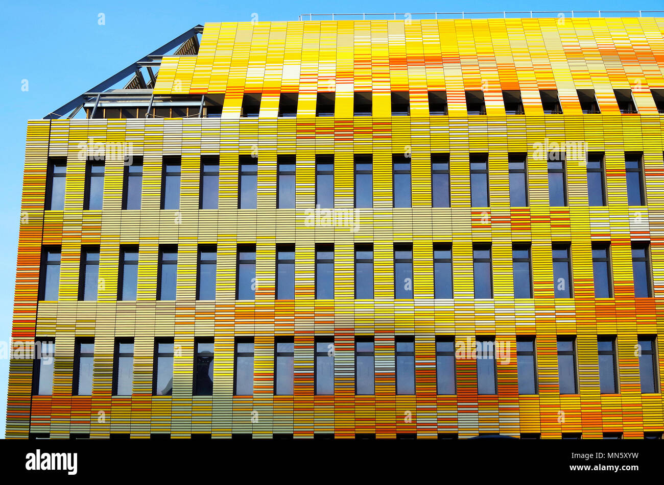Strasbourg France, bâtiment de couleur vive pour le Centre pour la recherche biomédicale de l'Hôpital Universitaire de Strasbourg, CHU Banque D'Images