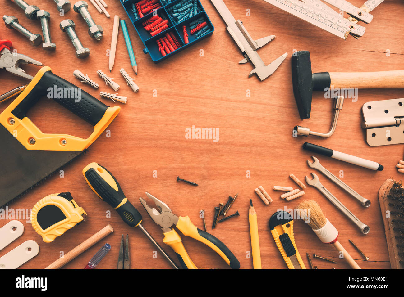 Maintenance et réparation bricoleur hobby projet outils de l'atelier 24, vue d'en haut Banque D'Images
