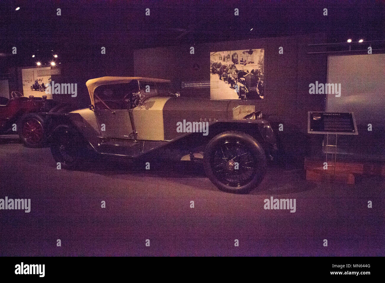 Naples, Floride, USA - 5 mai 2018 : Noir et gris 1923 Mercedes Targa Florio affichée à l'Institut de tours de Naples, en Floride. Utilisez uniquement éditoriale Banque D'Images