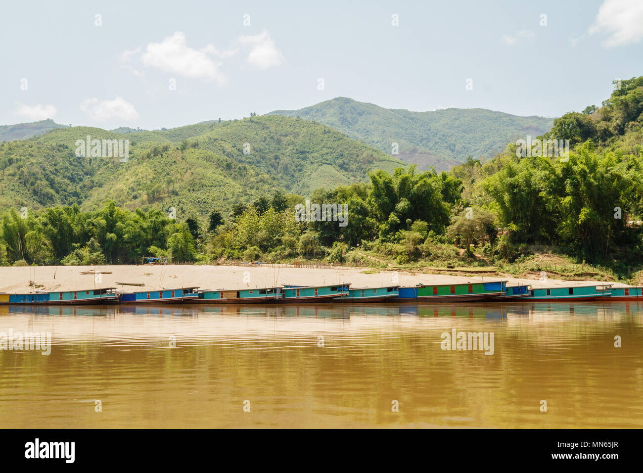 Vue sur le fleuve du Mékong dans le Nord du Laos. Banque D'Images