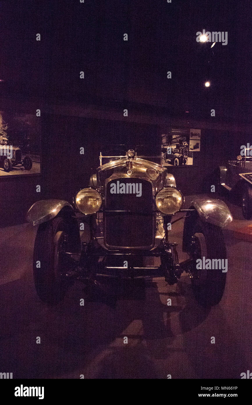 Naples, Floride, USA - 5 mai 2018 : Argent 1927 Vauxhall Velox 30/98 OE affichée à l'Institut les tours de Naples, en Floride. Usage éditorial uniquement. Banque D'Images