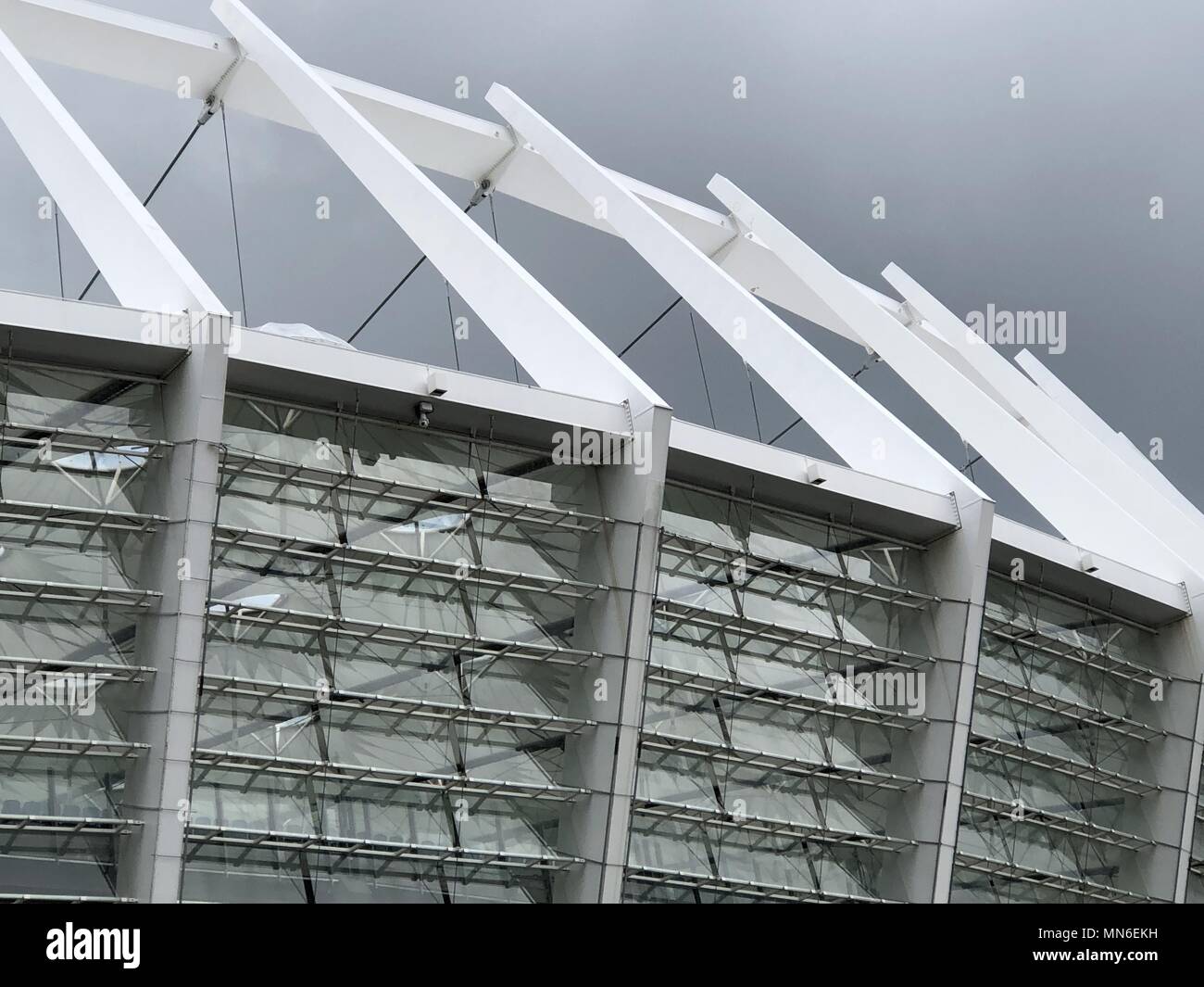 Kiev, Ukraine - Mai5 2012 : vue extérieure de la NSC vide Olimpiyskiy Satdium. Banque D'Images