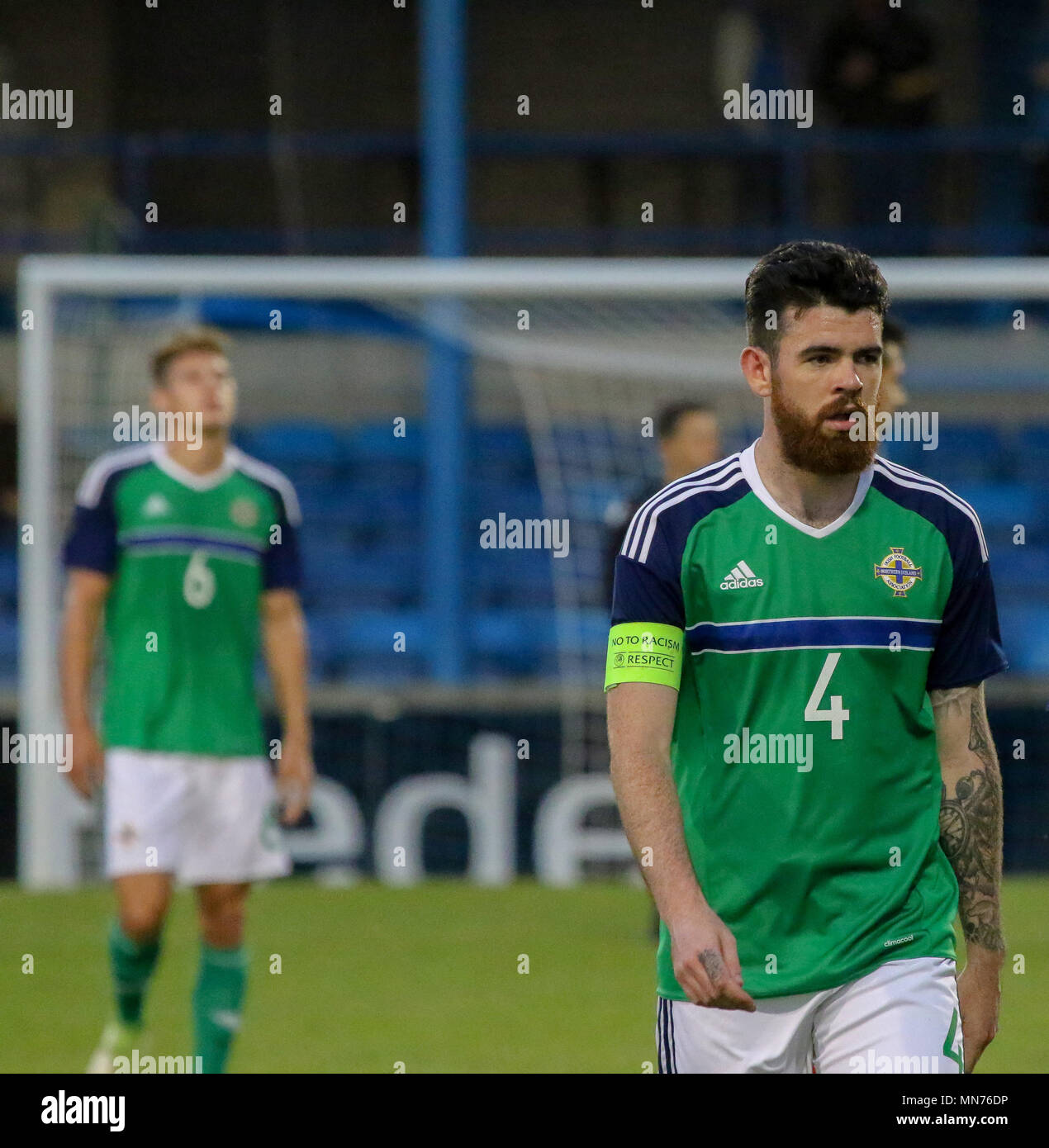 En vertu de l'Irlande du Nord 21 Le Capitaine Liam Donnelly jouant pour l'équipe d'Irlande du Nord de moins de 21 ans contre l'Albanie le 31 août 2017 à Mourneview Park. En vertu de l'UEFA 2019 21 Qualificatif Championnat - Groupe 2 - L'Irlande du Nord v l'Albanie. Banque D'Images