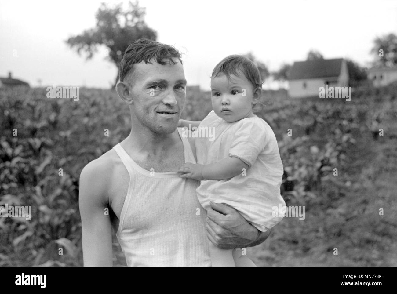 Père et fille, fermier, vallée Tygart Homesteads, West Virginia, USA, John Vachon pour la réinstallation aux États-Unis de l'Administration, juin 1939 Banque D'Images