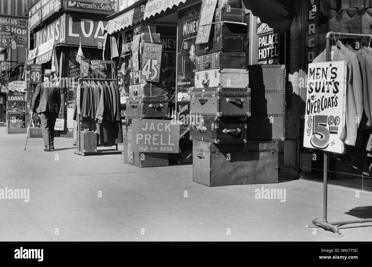 Gage et magasins de seconde main, District de passerelle, Minneapolis, Minnesota, USA, John Vachon pour la Farm Security Administration, Septembre 1939 Banque D'Images