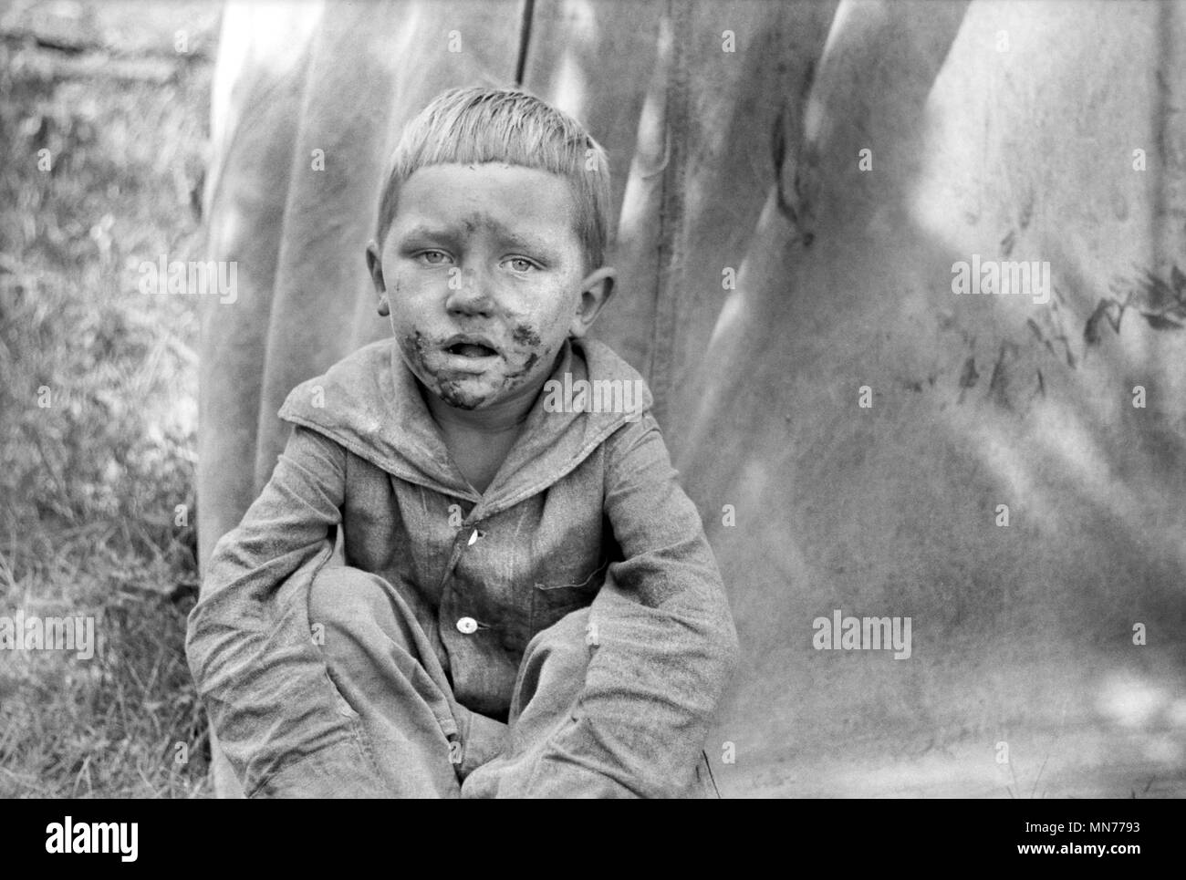 En face de l'enfant migrant tente accueil, Berrien County, Michigan, USA, John Vachon Farm Security Administration pour Juillet 1940 Banque D'Images