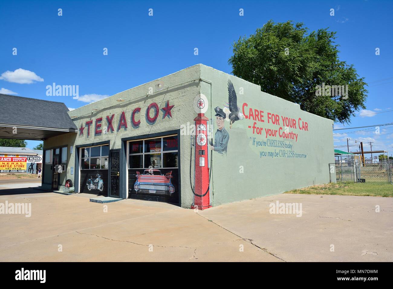 Tucumcari, New Mexico - Juillet 21, 2017 : Texaco gas station à Tucumcari, le logo Texaco sur la Route 66. Banque D'Images