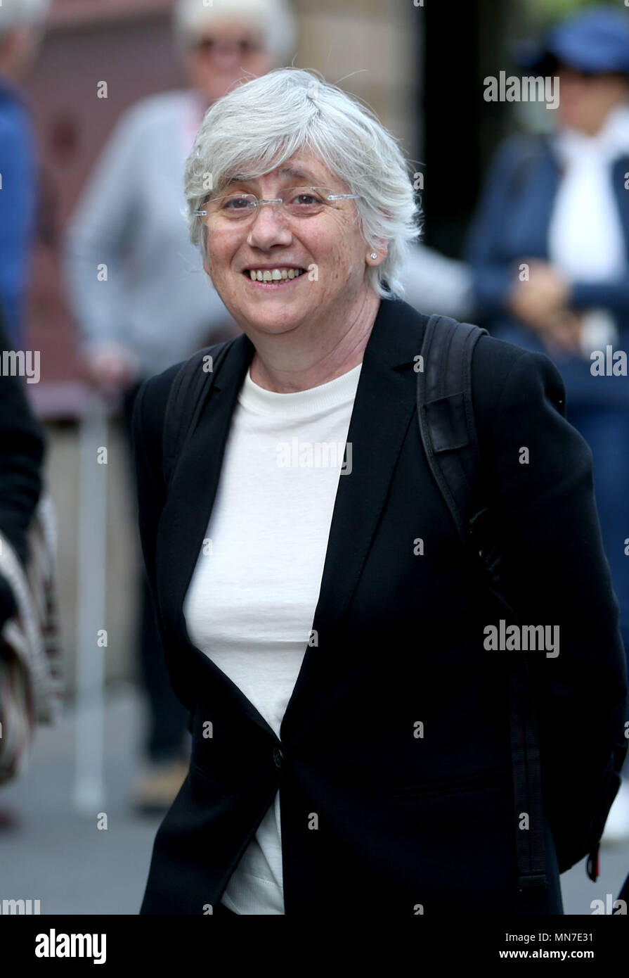 Clara Ponsati arrive à Edimbourg Sheriff Court avant son audience préliminaire. Mme Ponsati, l'ancien ministre de l'éducation catalan, est la lutte contre l'extradition vers l'Espagne. Banque D'Images