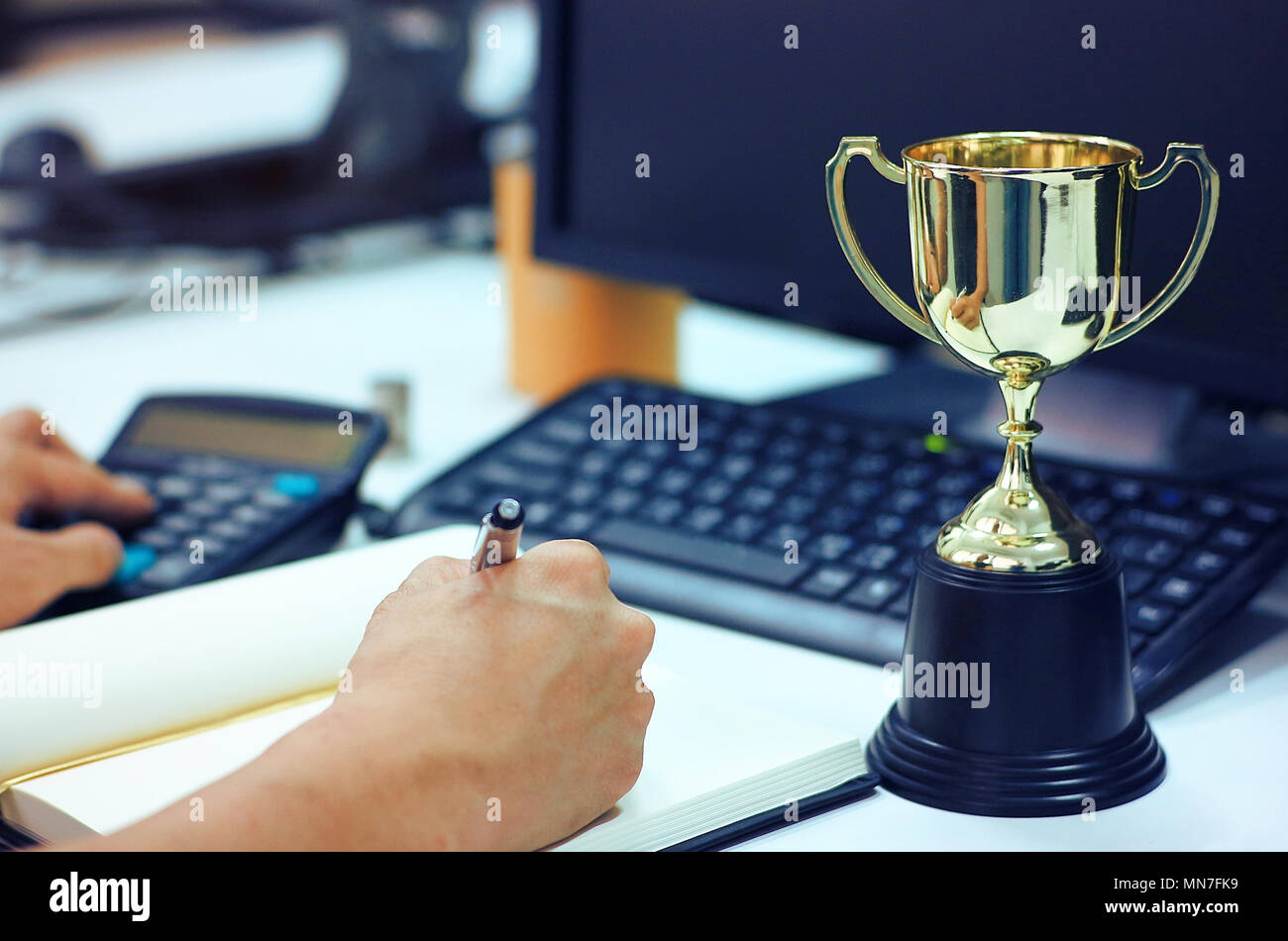 Le trophée de la table de travail de l'opérateur, win concept. Banque D'Images