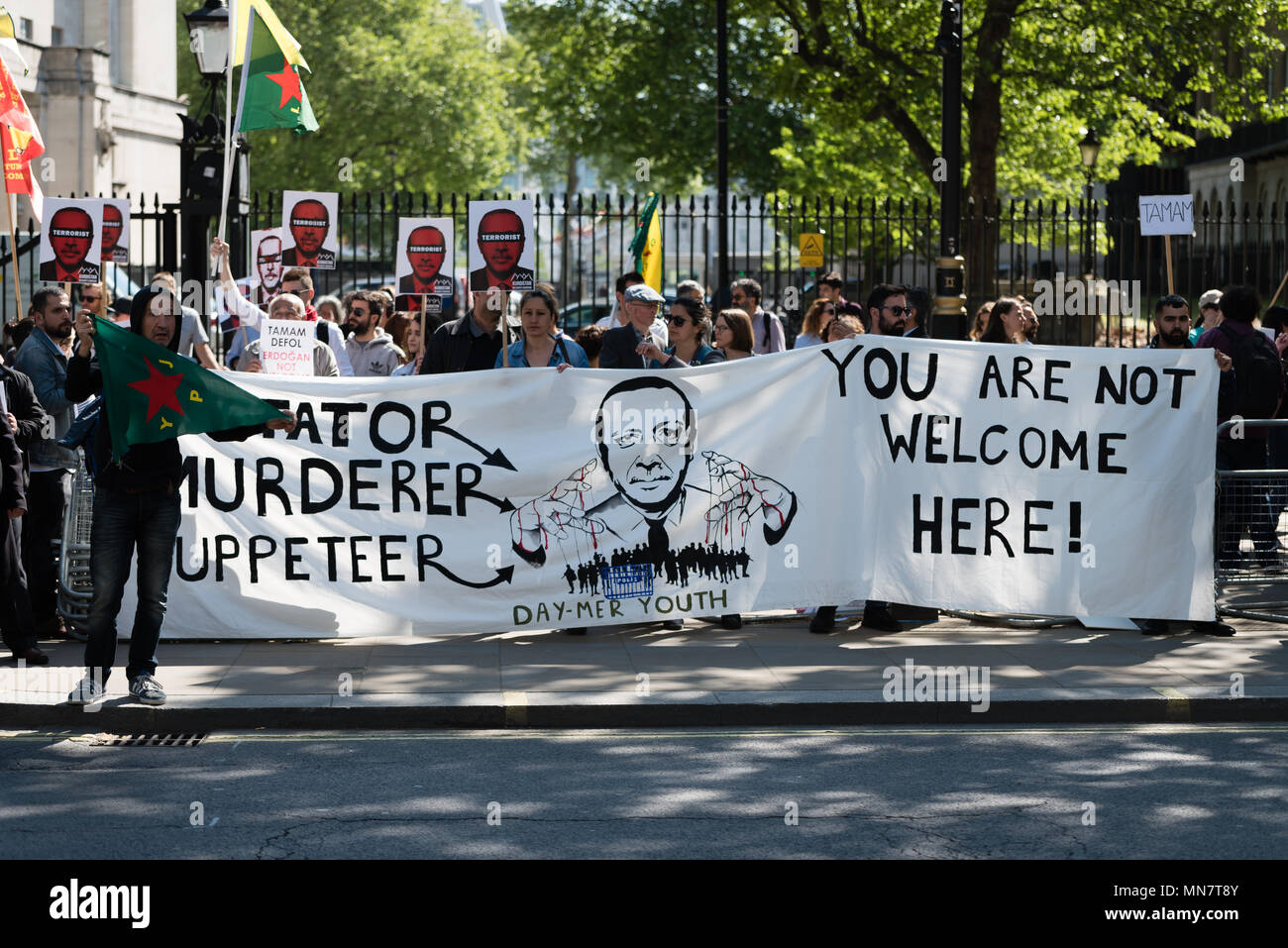 Opposé manifestants 10 Downing St protestant contre la Turquie le Président Erdogan, et de sa visite au Royaume-Uni, le 15 mai 2018 Banque D'Images