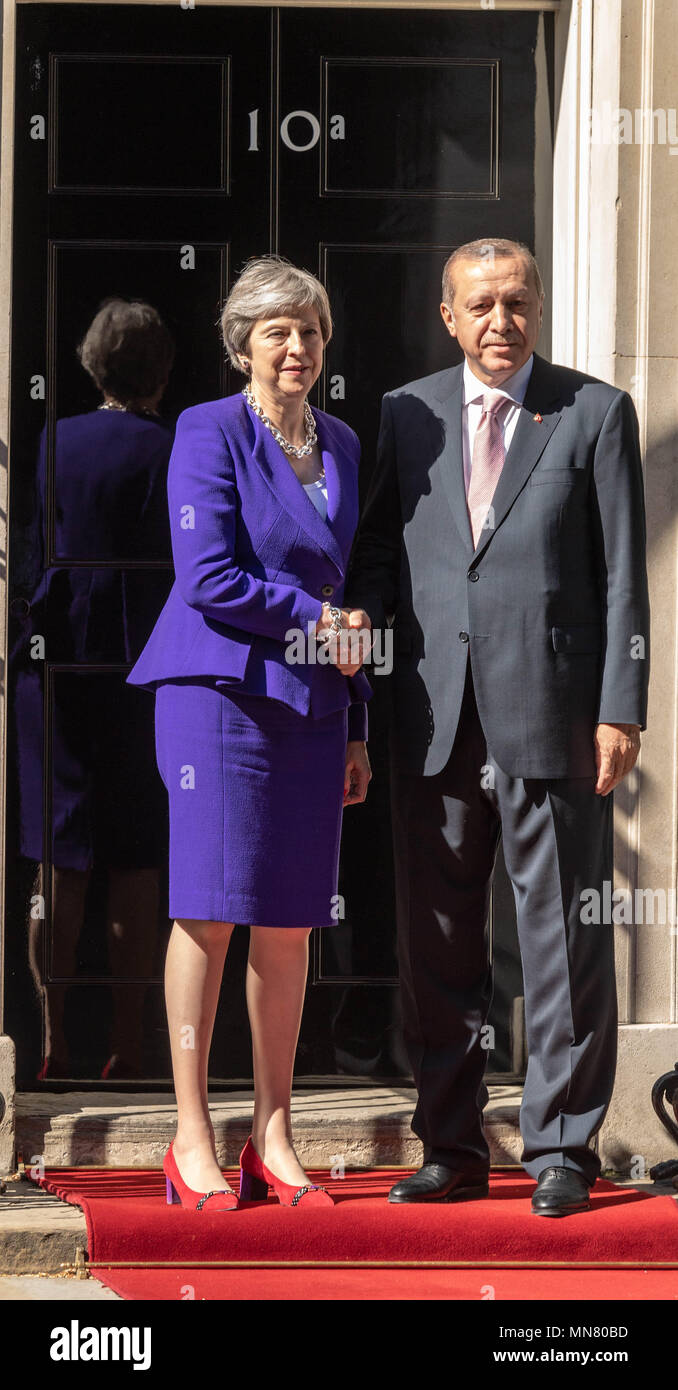 Londres 15 mai 2018 Le président, le Premier Ministre Recep Endogen avec Theresa mai au 10 Downing Street, Ian Davidson Crédit/Alamy Live News Banque D'Images