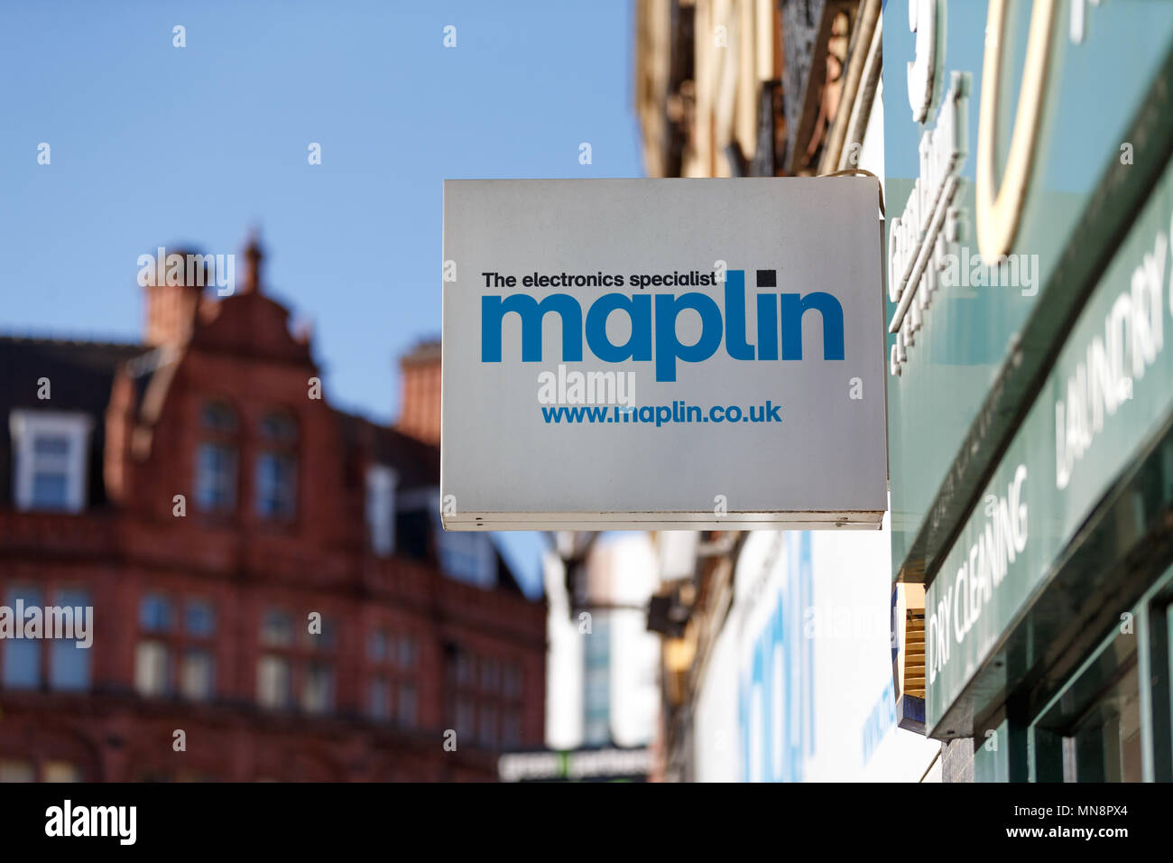 Un Maplin sur la rue au Royaume-Uni en 2018 / logo Maplin Maplin, signe, Maplins. Banque D'Images