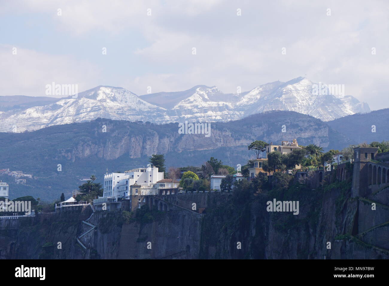 Vues du Port de Marina Grande, Sorrente, Italie Banque D'Images