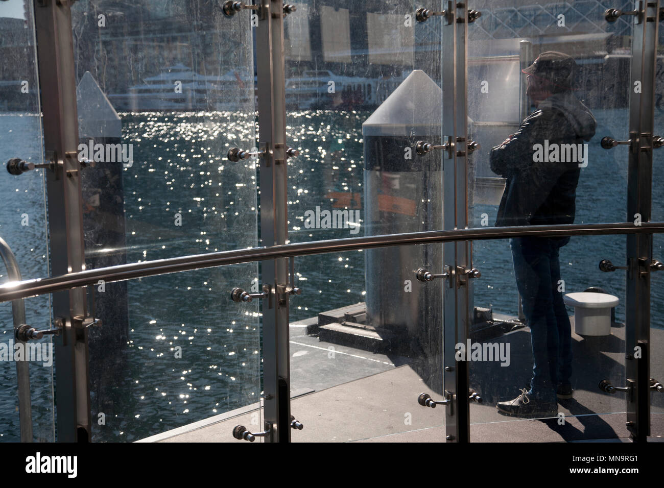 Homme à pyrmont bay ferry station pyrmont sydney New South Wales australie Banque D'Images