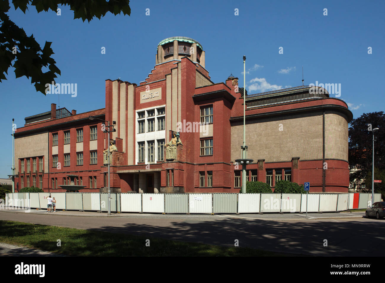 Musée de la Bohême de l'Est (Muzeum východních Čech) conçu par l'architecte tchèque Jan Kotěra et construit en 1909-1913 dans la région de Hradec Králové en Bohême de l'Est, République tchèque. Banque D'Images