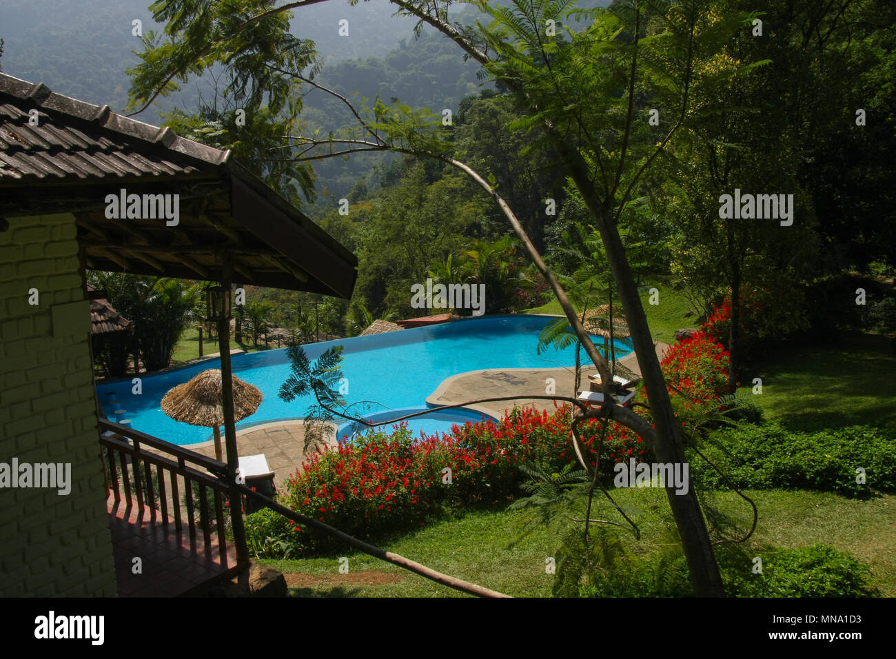 Magnifique piscine de Kurumba Village Resort (Coonoor) Banque D'Images