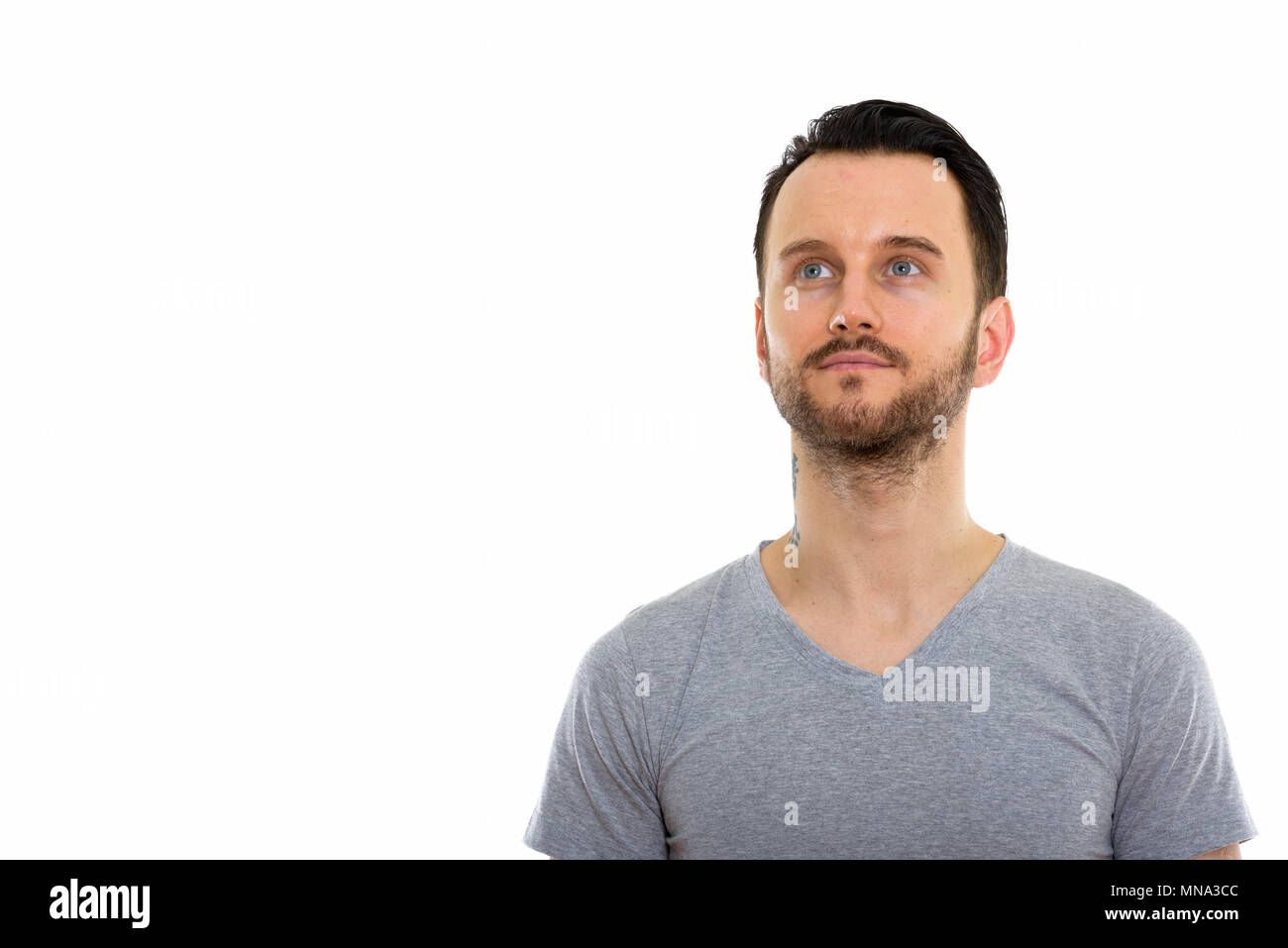 Beau jeune homme barbu Banque D'Images