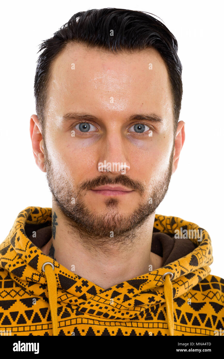 Beau jeune homme barbu Banque D'Images