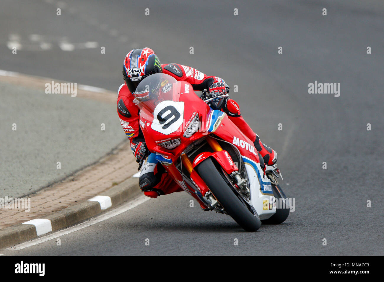 Bushmills, Irlande du Nord. 15 mai, 2018. 200 North West International course moto mardi, la pratique libre ; Ian Hutchinson (Honda Racing) au cours de la première séance de qualifications Superbike : Action Crédit Plus Sport/Alamy Live News Banque D'Images