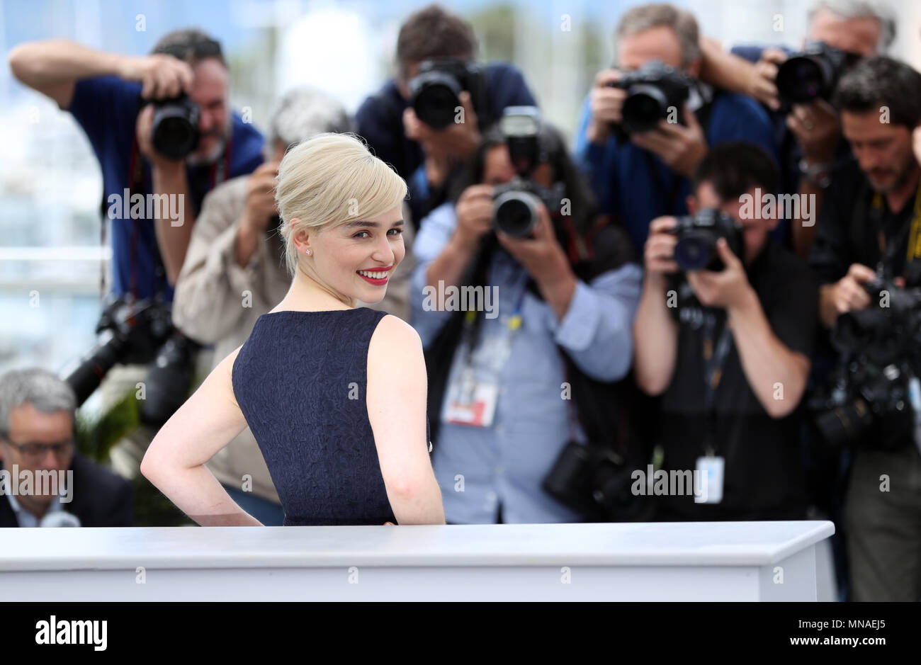 Cannes, France. 15 mai, 2018. Emilia Clarke actrice du film 'Solo : Une histoire de la guerre des étoiles" pose lors d'un photocall au 71e Festival International du Film de Cannes à Cannes, France, le 15 mai 2018. Le 71e Festival International du Film de Cannes a lieu du 8 mai au 19 mai. Credit : Luo Huanhuan/Xinhua/Alamy Live News Banque D'Images