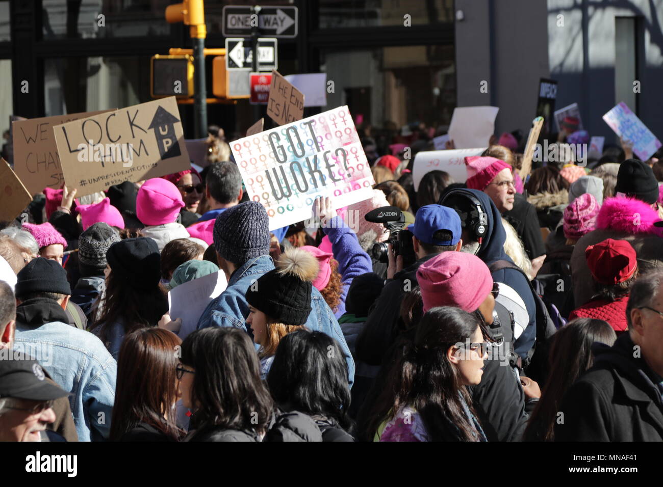 20 janvier 2018 - New York City, New York, États-Unis - DOSSIER PHOTO : un tour d'action de protestation des femmes(s) contre le président américain, Donald Trump lors de sa première année de présidence dans la ville de New York. Â© 2018 Ronald G. Lopez/DigiPixsAgain.us/ (crédit Image : © G. Ronald Lopez via Zuma sur le fil) Banque D'Images