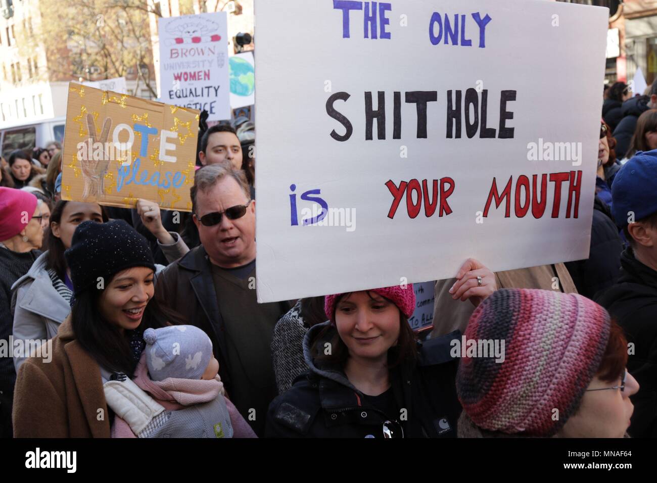 20 janvier 2018 - New York City, New York, États-Unis - DOSSIER PHOTO : un tour d'action de protestation des femmes(s) contre le président américain, Donald Trump lors de sa première année de présidence dans la ville de New York. Â© 2018 Ronald G. Lopez/DigiPixsAgain.us/ (crédit Image : © G. Ronald Lopez via Zuma sur le fil) Banque D'Images