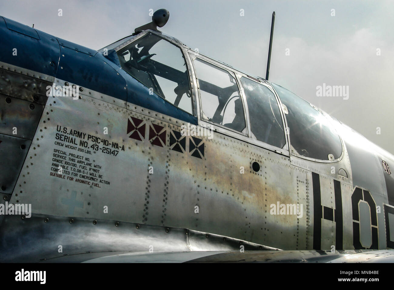 North American P-51C Mustang au début de la Deuxième Guerre mondiale avion de chasse détails avec marquage au pochoir et tuer. Côté métal terni sur aluminium, aluminium. Banque D'Images