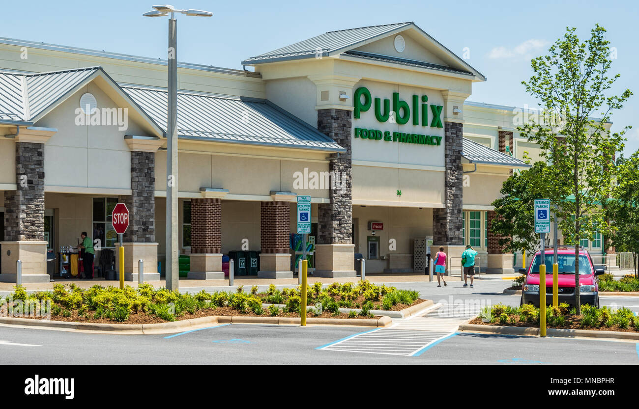 Publix est une chaîne alimentaire et pharmacie. Ce magasin est situé dans la région de Hickory, NC, USA. Banque D'Images