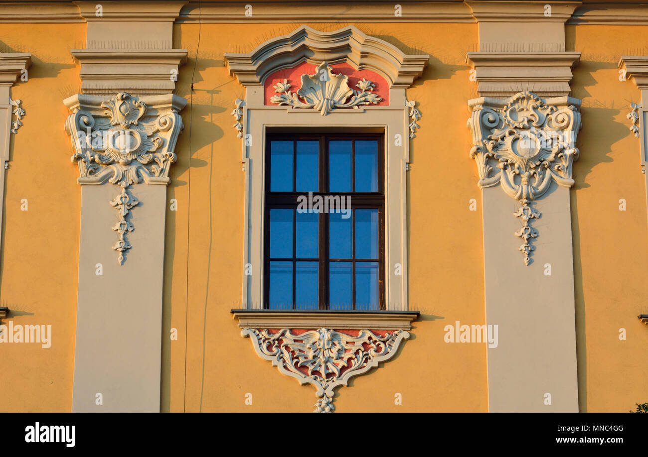 Détail d'une maison dans la vieille ville de Cracovie, Site du patrimoine mondial de l'Unesco. Cracovie, Pologne Banque D'Images