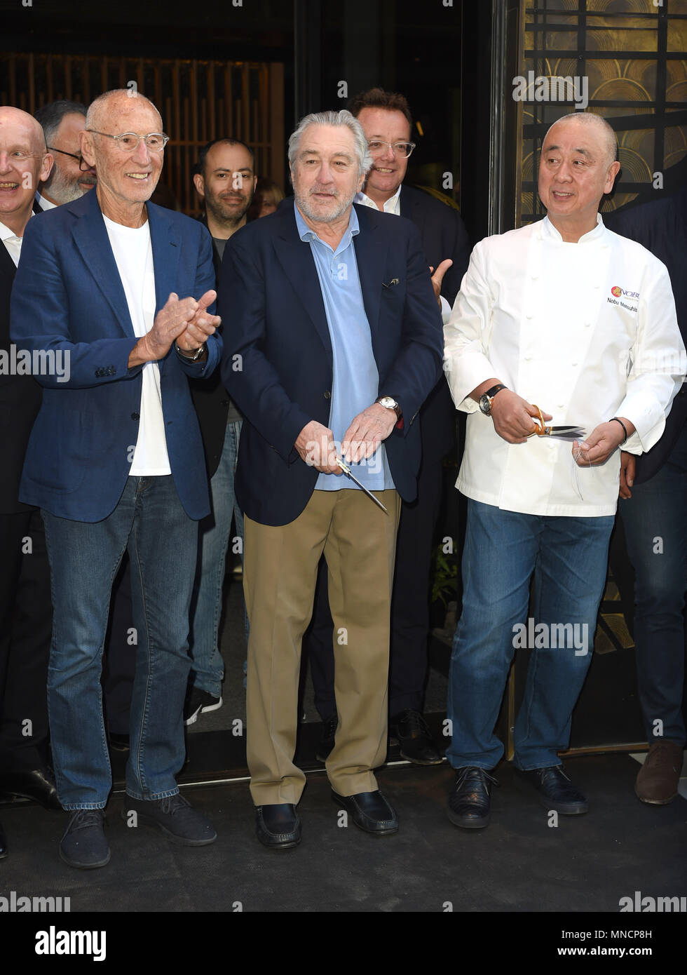 La photo doit être crédité ©Presse Alpha 079965 15/05/2018 Meir Teper Robert De Niro et Nobu Nobuyuki Matsuhisa Nobu Hotel London Shoreditch à Londres Lancement Banque D'Images