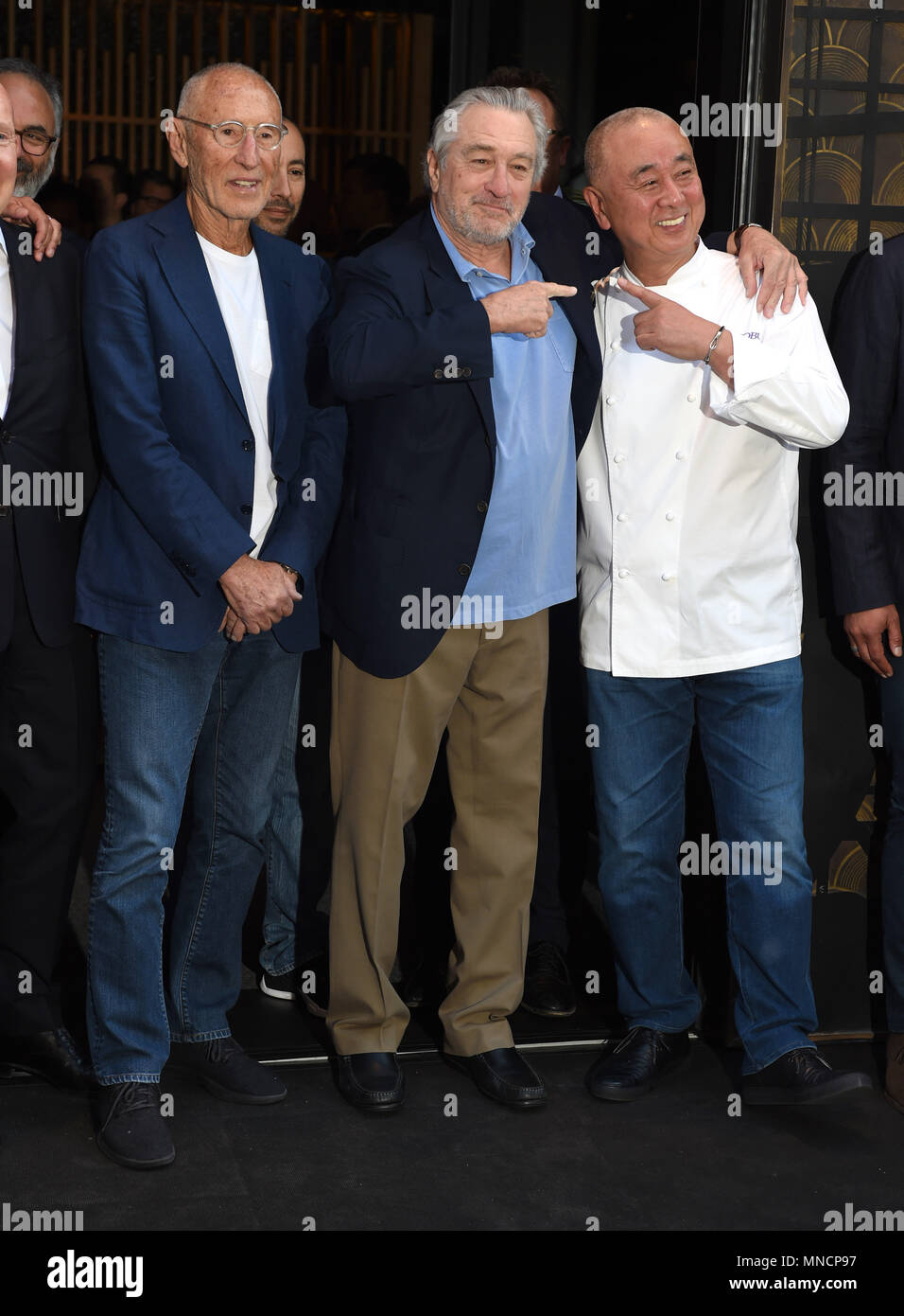 La photo doit être crédité ©Presse Alpha 079965 15/05/2018 Meir Teper Robert De Niro et Nobu Nobuyuki Matsuhisa Nobu Hotel London Shoreditch à Londres Lancement Banque D'Images