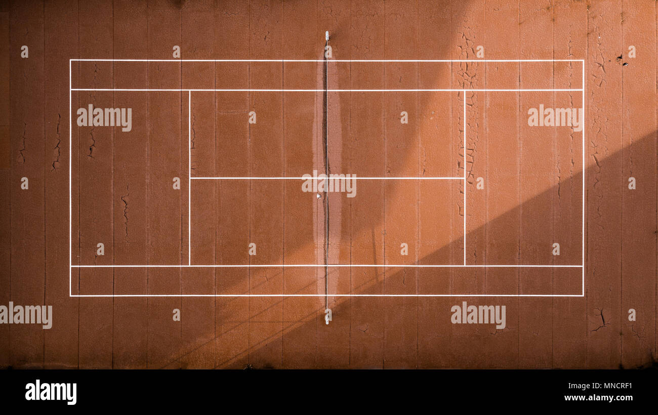 Abandonné de tennis. Vue aérienne. Banque D'Images