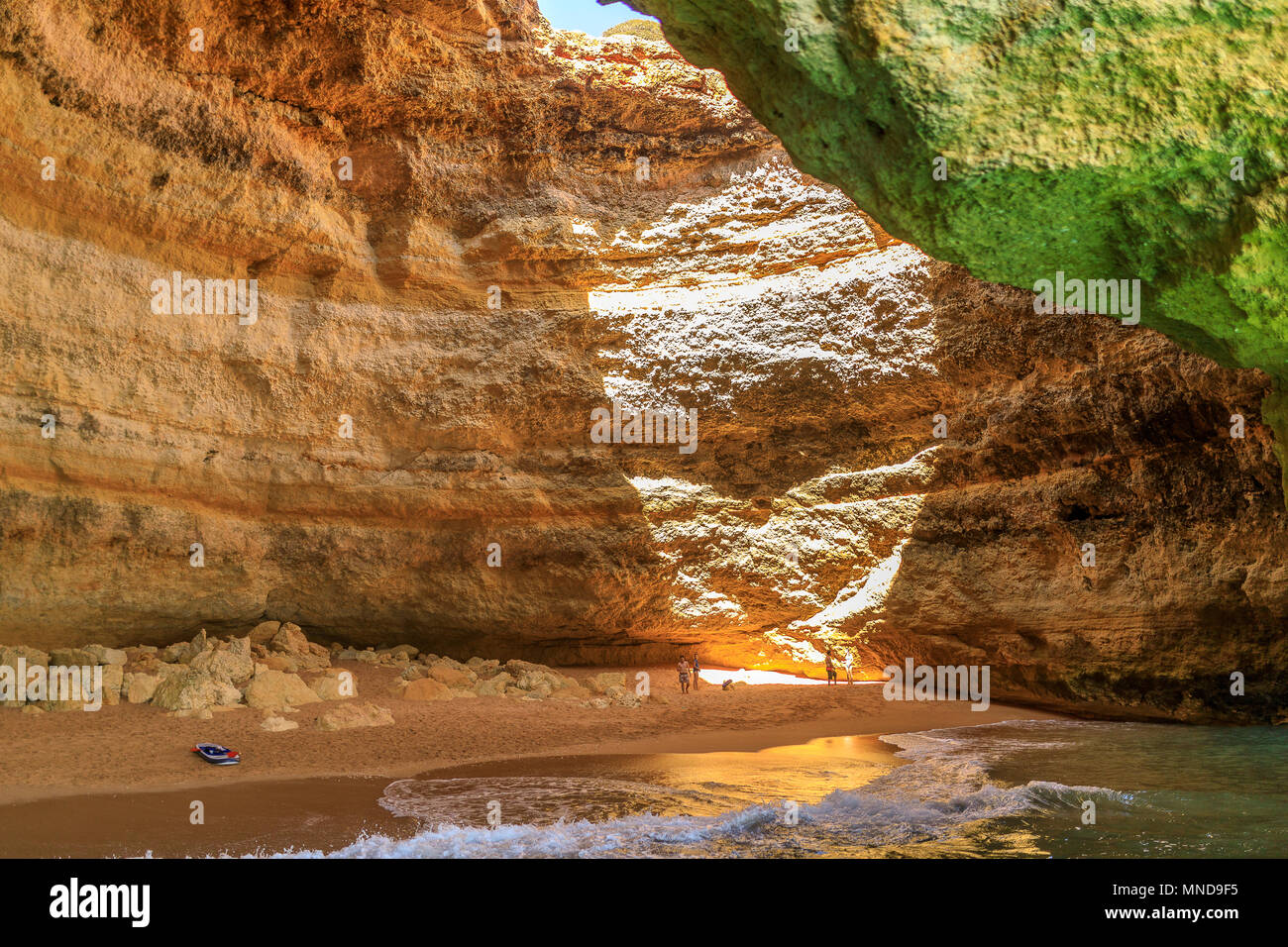 Benagil, la plus célèbre grotte souterraine, en Algarve, Portugal Banque D'Images