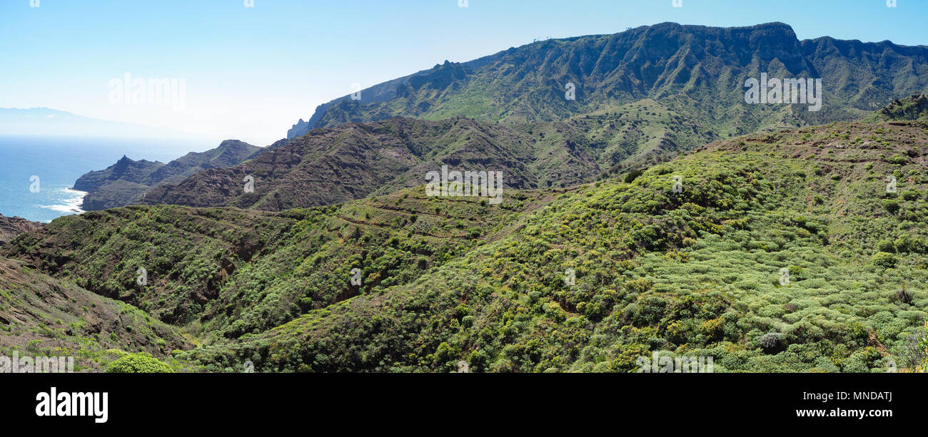 Paysage montagneux près de Hermigua sur la côte nord de La Gomera dans les canaries Banque D'Images