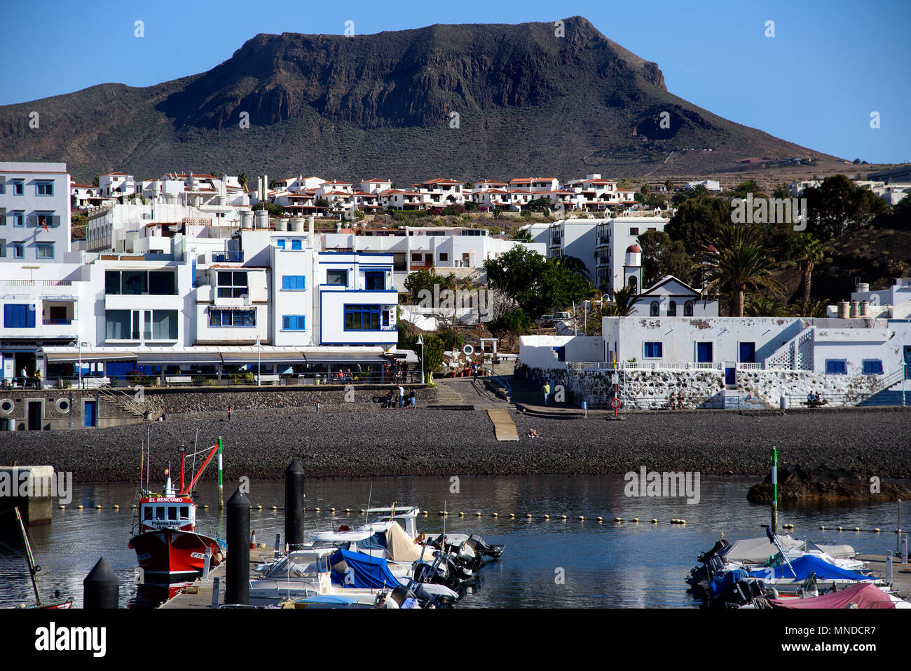 Agaete Gran Canarias,, Span - 24 Décembre, 2017 d'Agaete, sur Gran Canaria, Espagne. Plage et port d'Agaete dans petit village sur Gran Canaries. Banque D'Images