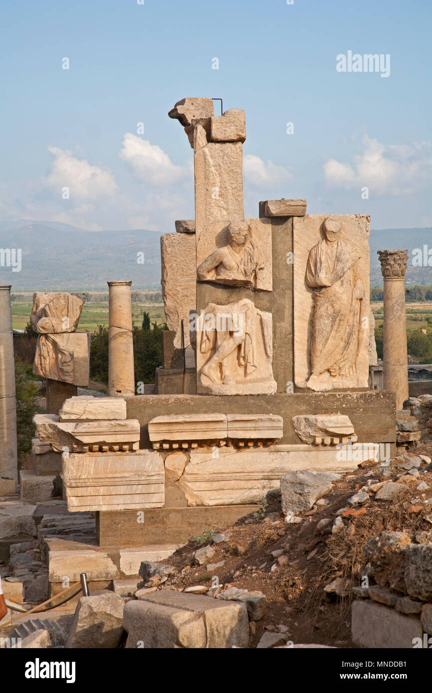 Vestiges des anciens monuments ou statues en marbre grec Banque D'Images
