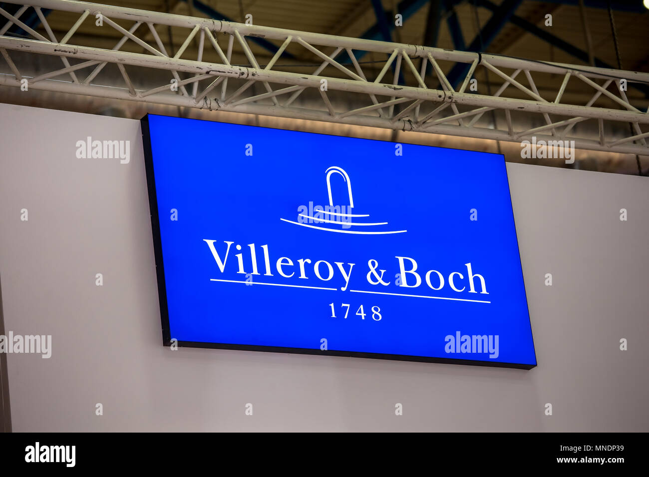 Moscou, Russie - Mars, 2018 : Villeroy & Boch logo société signe sur le mur. Villeroy & Boch est un grand fabricant de céramique Banque D'Images