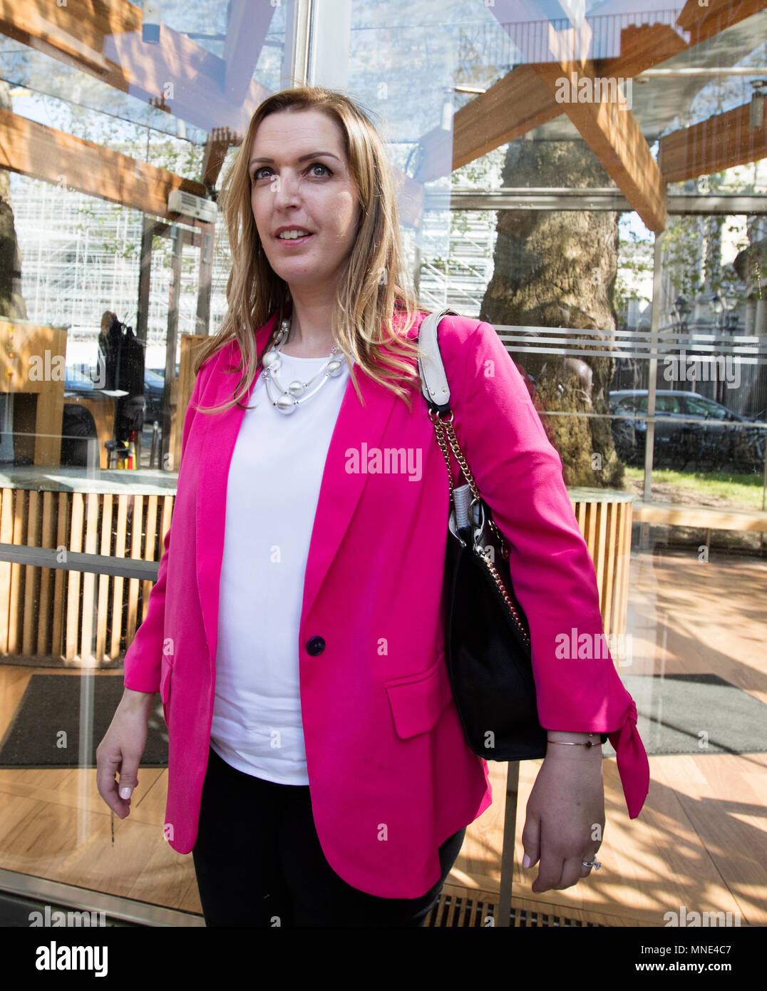 Dublin, Irlande. 16 mai, 2018. Le cancer du col de l'enduire de scandale victime, Vicky Phelan arrive au Dail, Dublin, Irlande Crédit : RollingNews.ie/Alamy Live News Banque D'Images