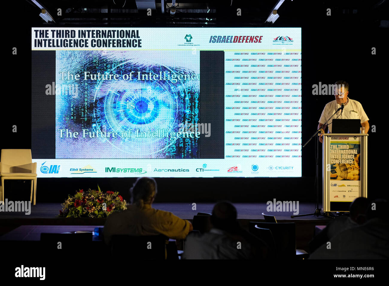Chagai Tzuriel le Directeur général du Ministère israélien du renseignement s'adresse à des personnes sur l'avenir du renseignement lors de la troisième conférence internationale du renseignement qui se tient à tel Aviv en Israël Banque D'Images