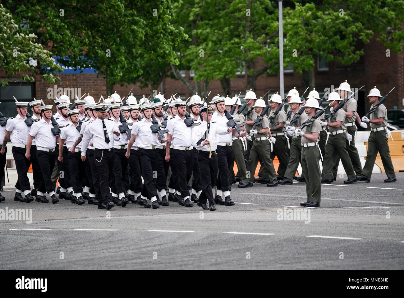 Neptune Road, Fareham. 16 mai 2018. Les Forces armées les préparatifs pour le mariage royal a eu lieu aujourd'hui à HMS Collingwood à Fareham, Hampshire. La préparation des exercices d'inclus par la Royal Navy de petits navires et de l'unité de plongée et les Royal Marines. Banque D'Images