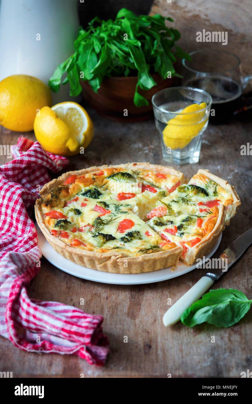 Quiche brocoli saumon Banque D'Images