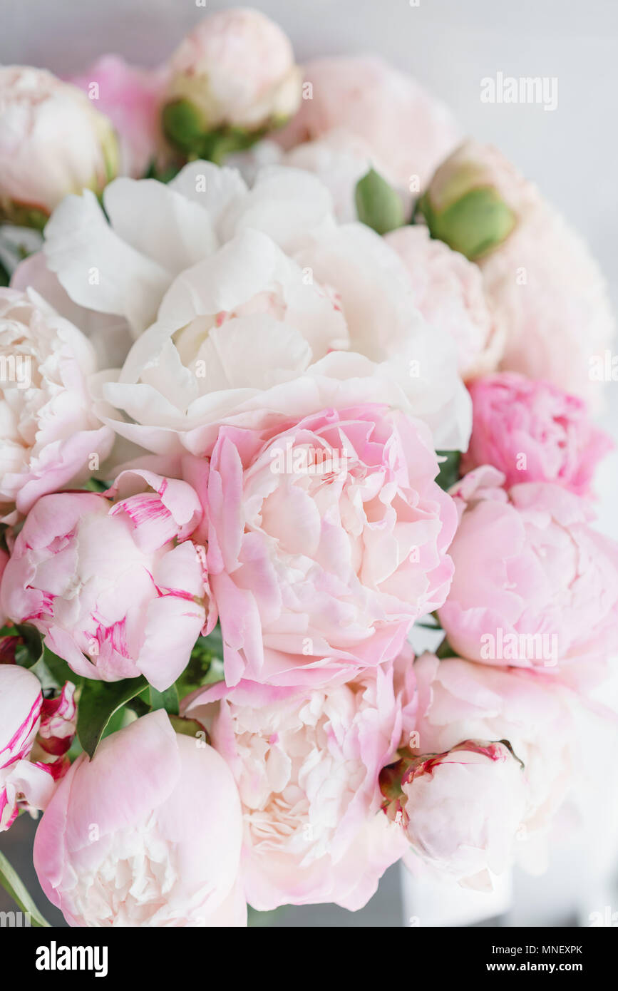 De Jolies Fleurs Dans Vase En Verre Magnifique Bouquet De
