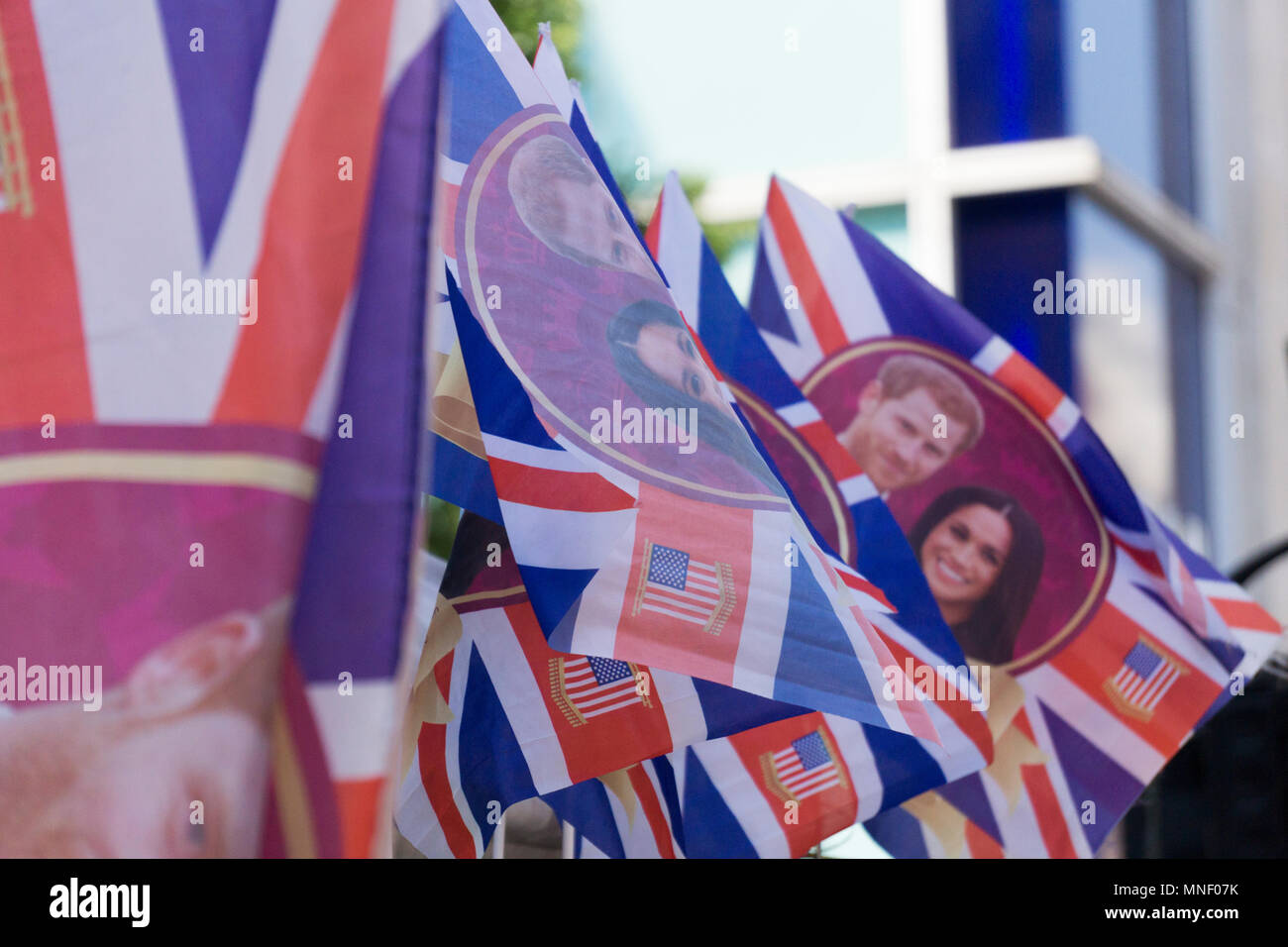 Londres, Royaume-Uni - 15 MAI 2018 : Union jack flag avec le prince Harry et Meghan Markle sur pour célébrer le mariage royal. Banque D'Images