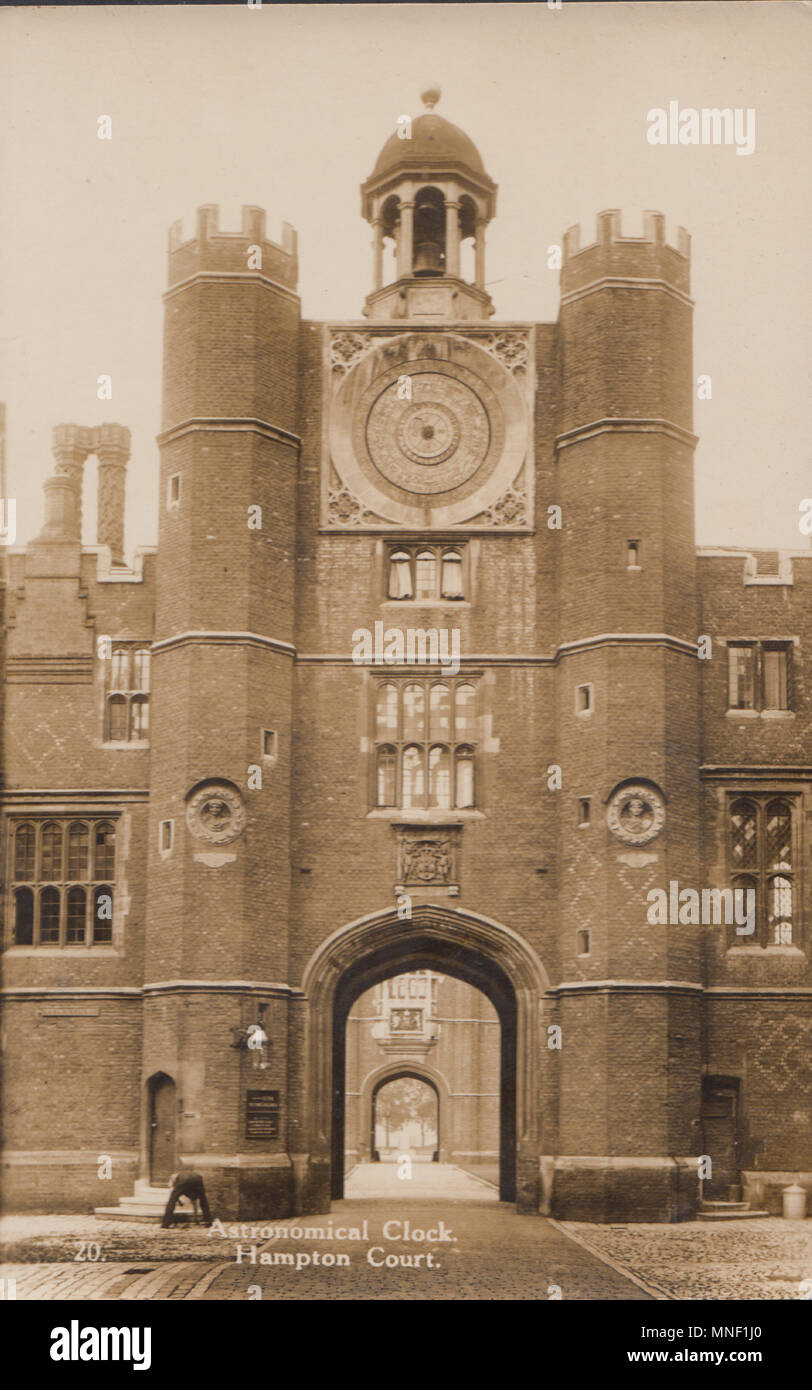 Vintage Photo de l'horloge astronomique, le Palais de Hampton Court, Middlesex, Royaume-Uni Banque D'Images
