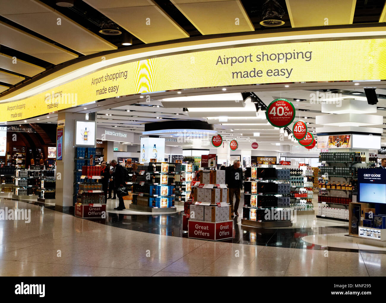 Duty Free Shop à Londres Heathrow Airport Terminal 2 Banque D'Images