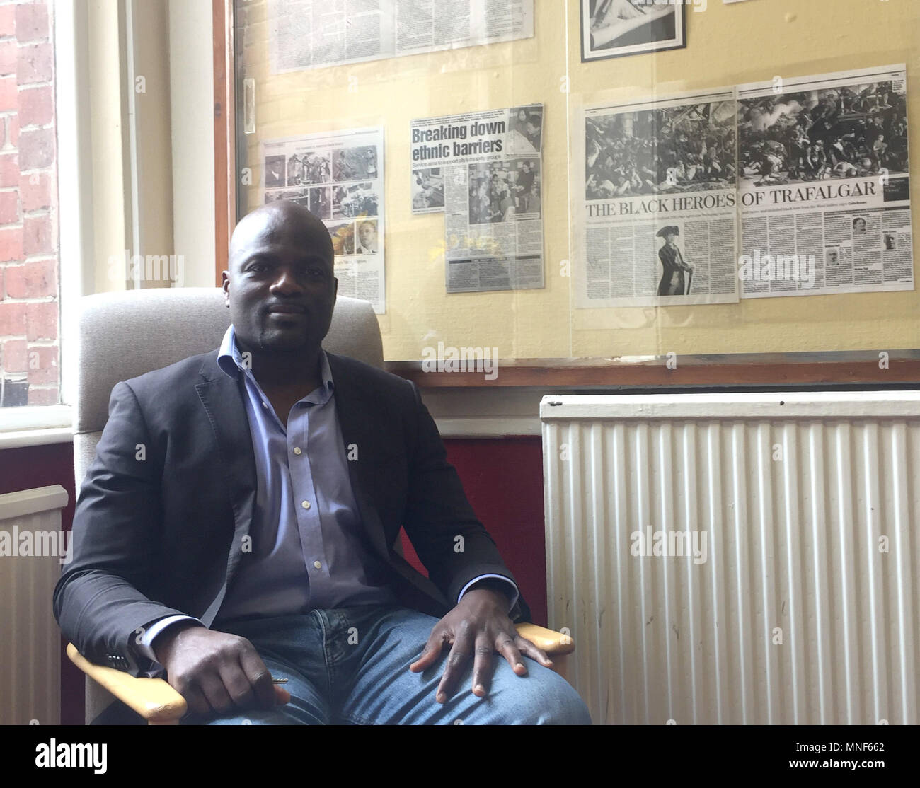 Olivier Tsemo, directeur de la Sheffield and District African Caribbean Community Association, au siège du groupe de minorités ethniques du centre-ville. Les membres de l'association ont déclaré que le mariage de Meghan Markle dans la famille royale représente une "victoire pour la diversité". Banque D'Images